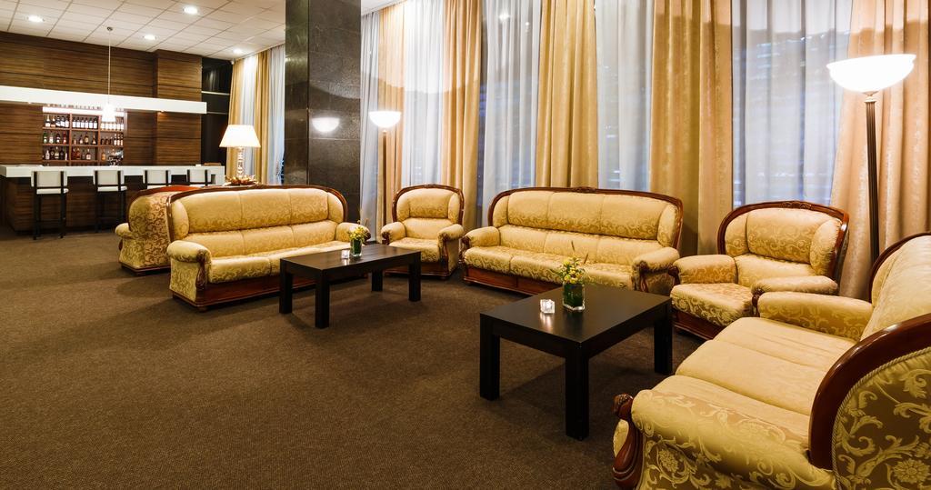 Codru Hotel Chisinau Exterior photo